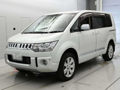 MITSUBISHI DELICA D:5