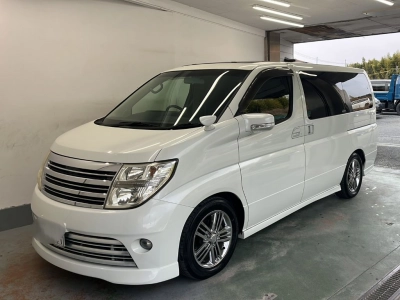 NISSAN ELGRAND