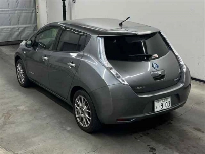 NISSAN LEAF