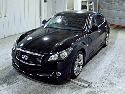 NISSAN FUGA