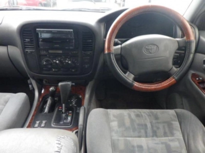 TOYOTA LAND CRUISER 100