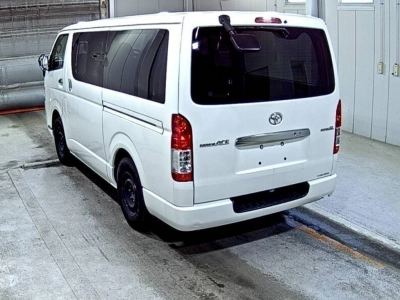 TOYOTA REGIUS VAN
