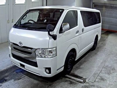 TOYOTA REGIUS VAN