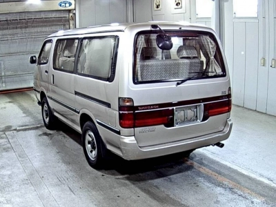 TOYOTA HIACE WAGON