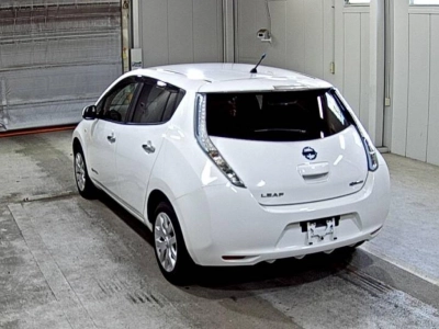NISSAN LEAF