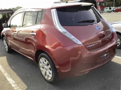 NISSAN LEAF