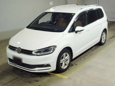 VOLKSWAGEN GOLF TOURAN