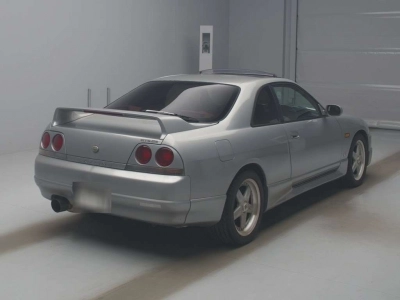 NISSAN SKYLINE