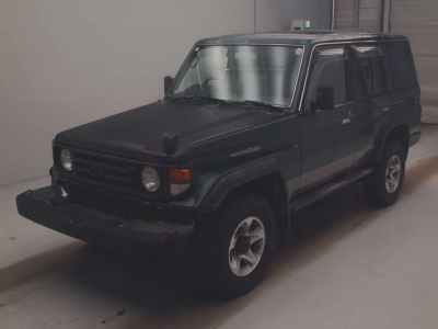 TOYOTA LAND CRUISER 70