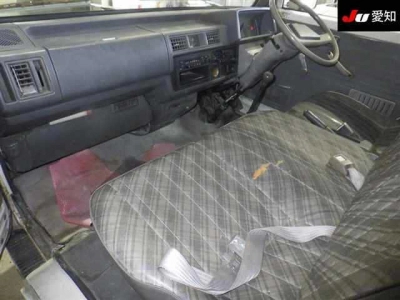 MAZDA BONGO BRAWNY TRUCK