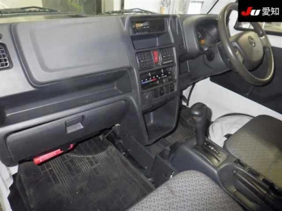 NISSAN NT100 CLIPPER