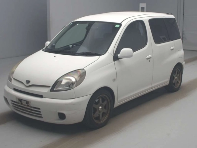 TOYOTA FUN CARGO
