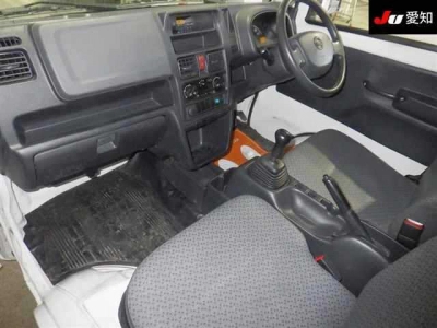 NISSAN NT100 CLIPPER