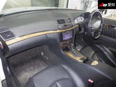 MERCEDES BENZ E CLASS