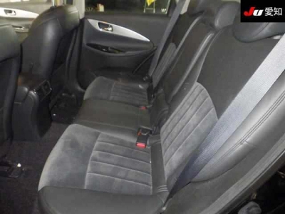 NISSAN SKYLINE CROSSOVER