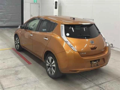 NISSAN LEAF