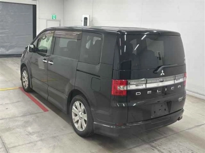 MITSUBISHI DELICA D:5