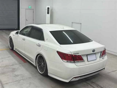 TOYOTA CROWN MAJESTA