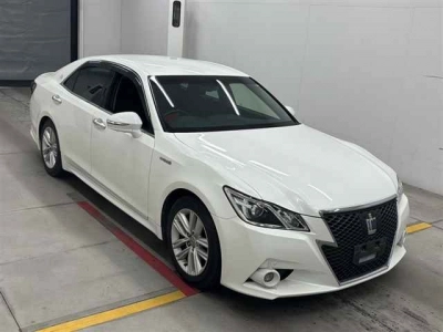 TOYOTA CROWN HYBRID