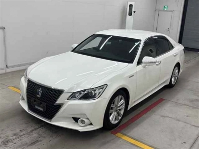 TOYOTA CROWN HYBRID