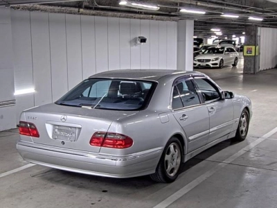MERCEDES BENZ E CLASS