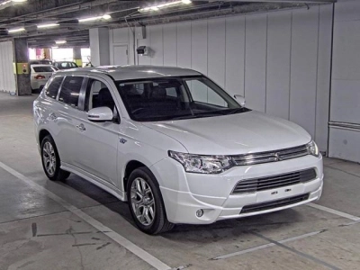 MITSUBISHI OUTLANDER PHEV