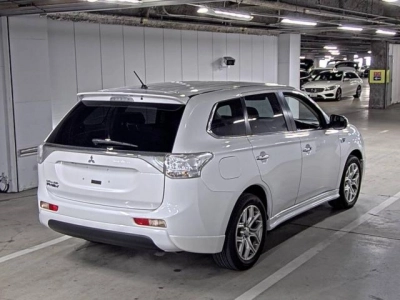MITSUBISHI OUTLANDER PHEV