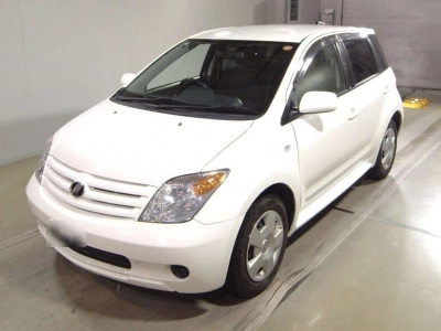 TOYOTA IST