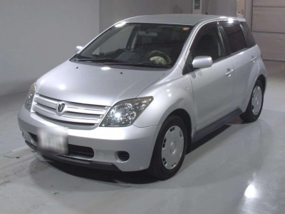 TOYOTA IST