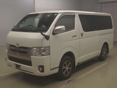TOYOTA REGIUS VAN
