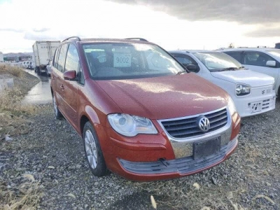 VOLKSWAGEN GOLF TOURAN