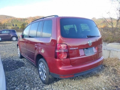 VOLKSWAGEN GOLF TOURAN