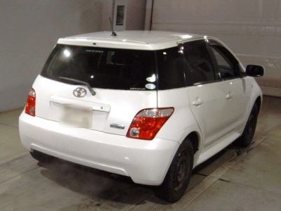 TOYOTA IST