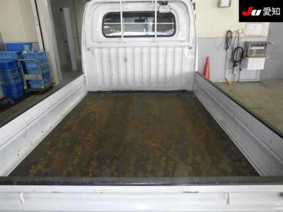 NISSAN CLIPPER TRUCK