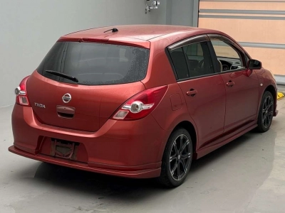 NISSAN TIIDA