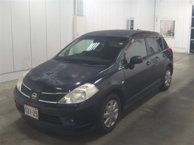 NISSAN TIIDA