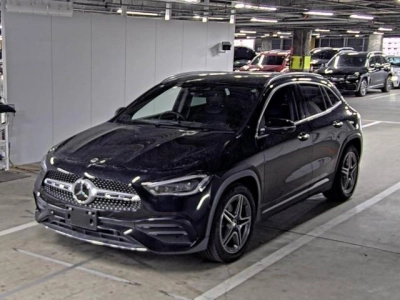 MERCEDES BENZ GLA