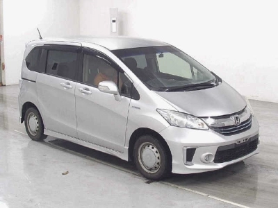 HONDA FREED HYBRID