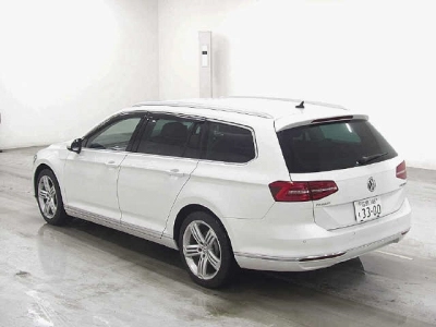 VOLKSWAGEN PASSAT VARIANT