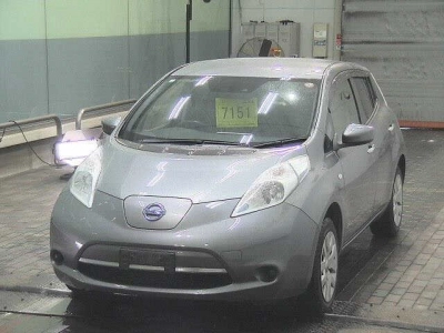 NISSAN LEAF