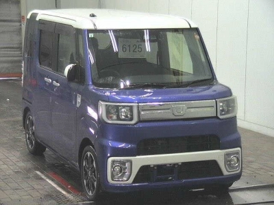 DAIHATSU WAKE