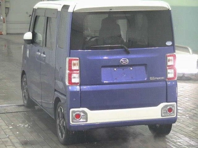 DAIHATSU WAKE
