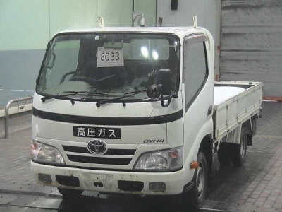 TOYOTA DYNA