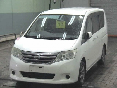 NISSAN SERENA