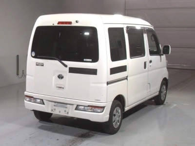 TOYOTA PIXIS VAN