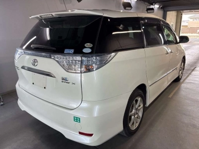 TOYOTA ESTIMA HYBRID