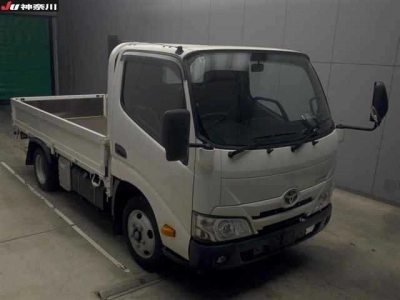 TOYOTA DYNA