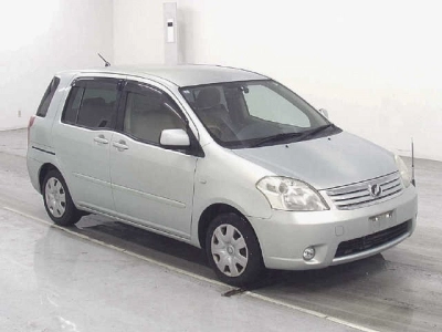 TOYOTA RAUM