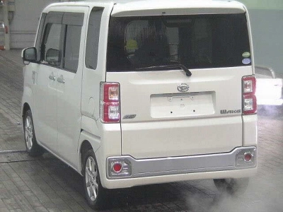 DAIHATSU WAKE
