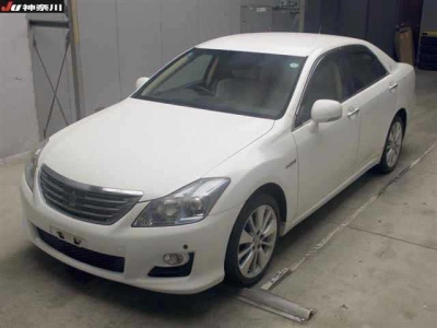 TOYOTA CROWN HYBRID